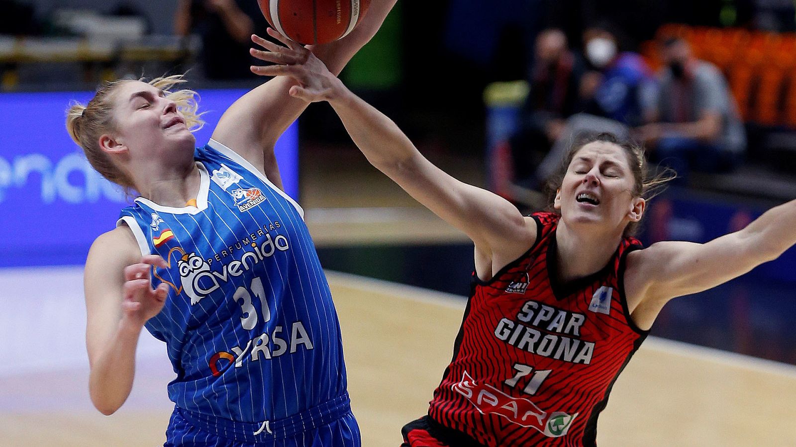 Perfumerias Avenida vs. Spar Girona