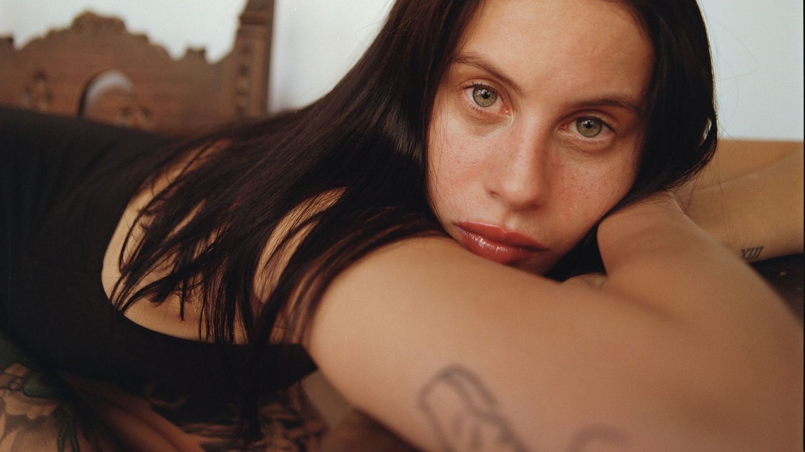 Milena Smit para la revista Glamour España.