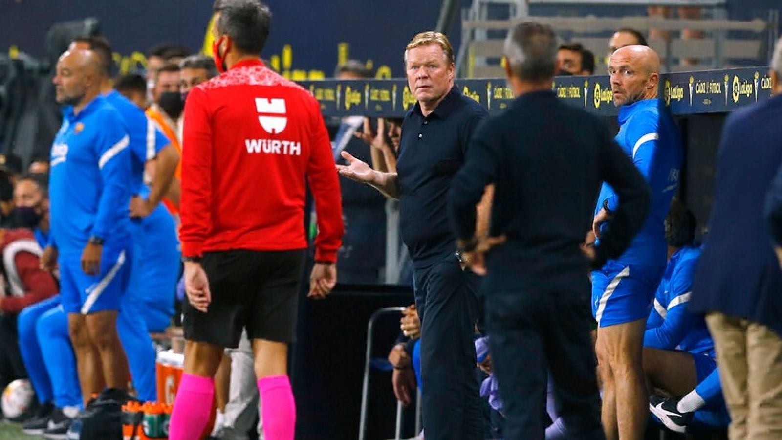 Koeman es sancionado con dos partidos de suspensión