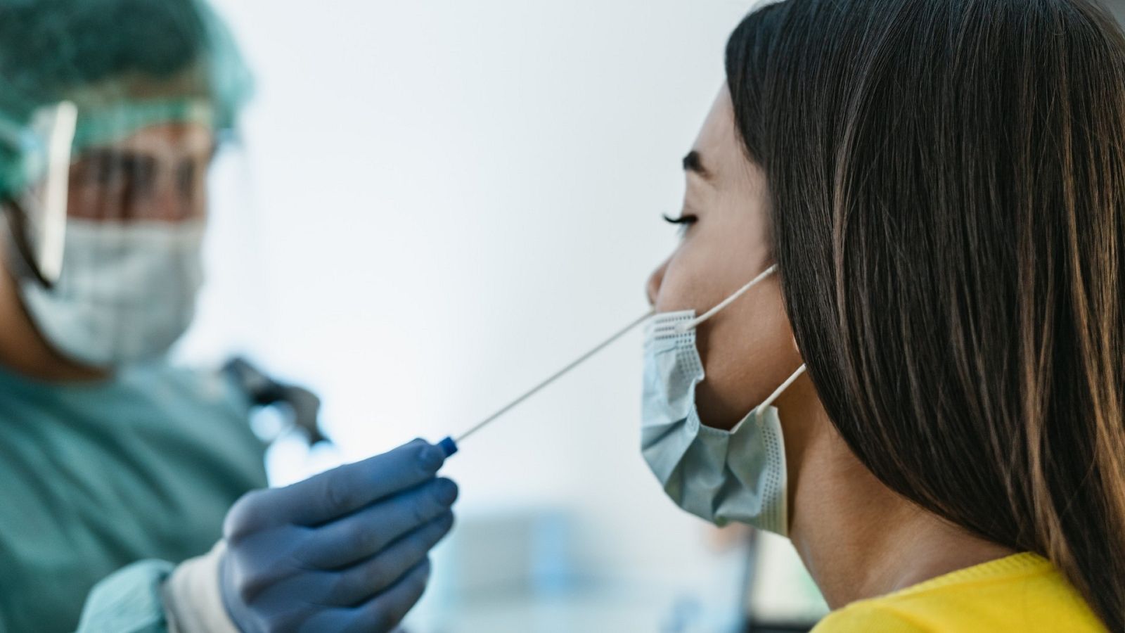 Sanidad ha notificado 5.039 nuevos casos y 69 fallecimientos desde el viernes