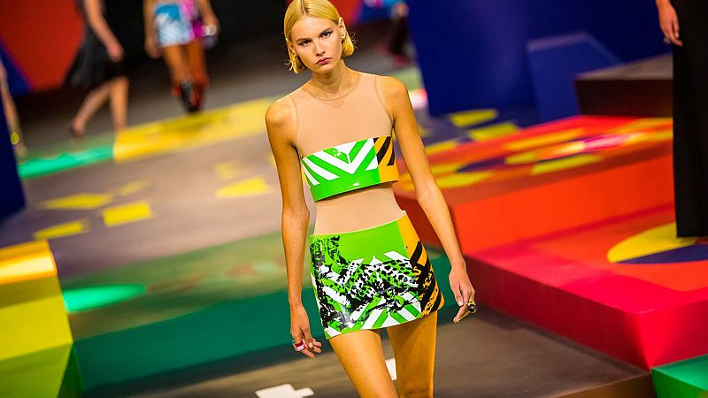 Desfile de Dior: ¡Vuelven los 60, vuelve la minifalda!