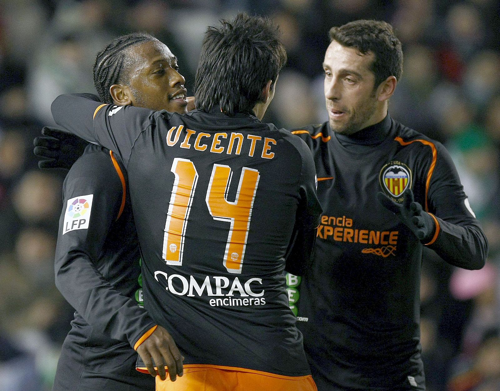Los jugadores del Valencia celebran un gol marcado al Racing de Santander, en Copa del Rey