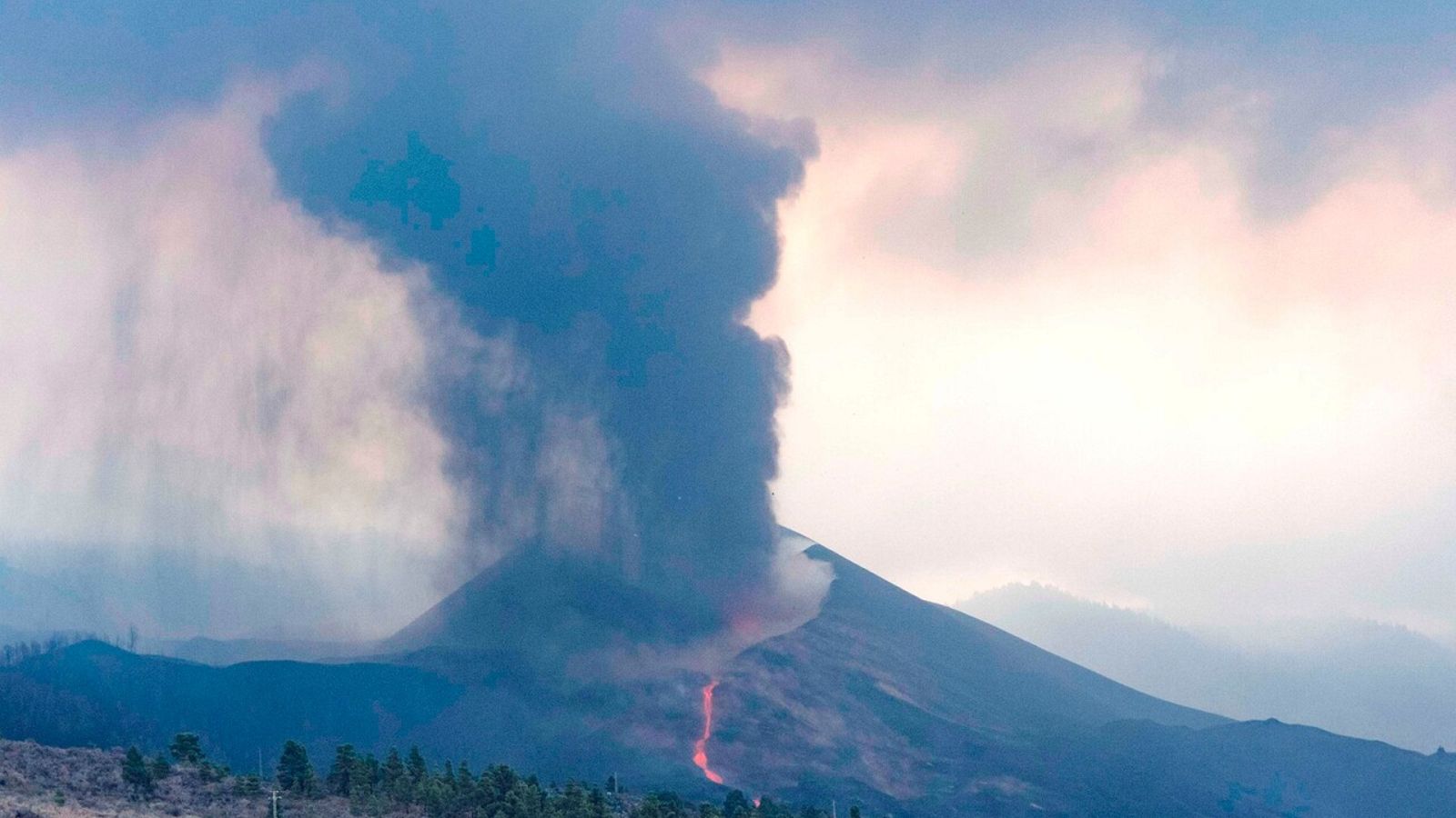 El volcán de La Palma entra en su cuarta semana de erupción