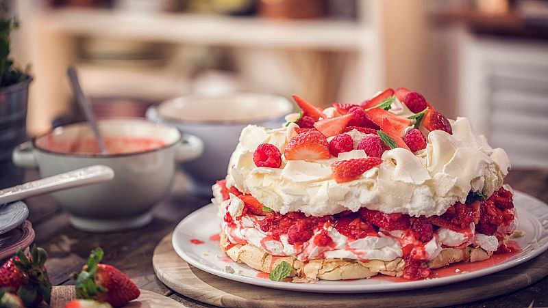 Pavlova y melocotn Melba: dos postres en honor al arte