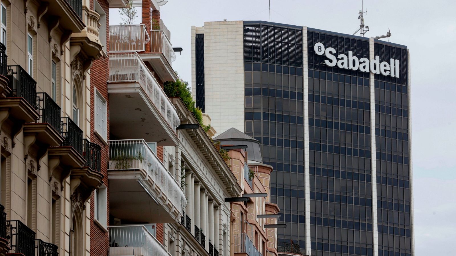 Aspecto de la sede corporativa del Banco Sabadell en Barcelona