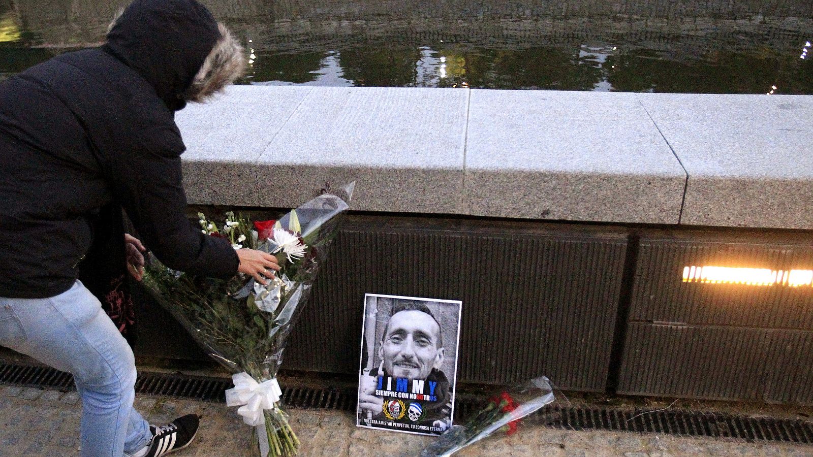 UNAS CIEN PERSONAS RECUERDAN EN MADRID A JIMMY, EL ULTRA FALLECIDO