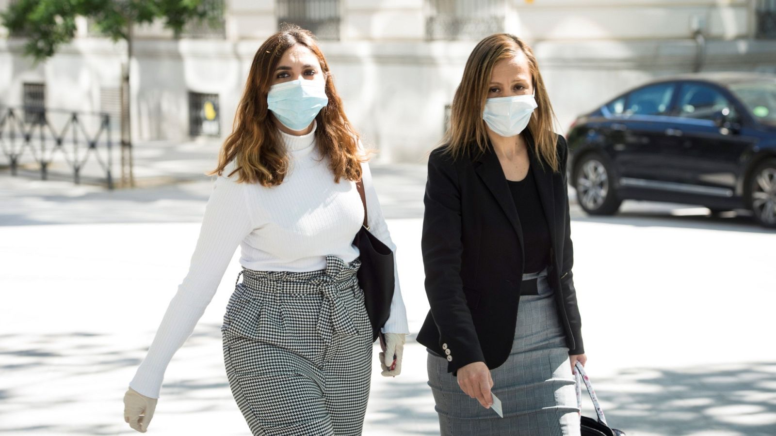 La exasesora de Podemos Dina Bousselham (i)