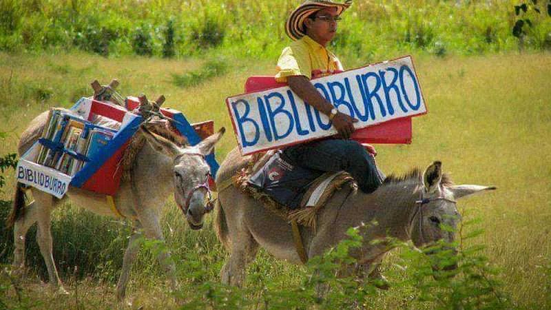 El 'biblioburro', la alternativa para llevar la lectura a niños de la Colombia rural