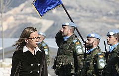 Chacón tilda de "horror" la situación de Gaza en su visita a los soldados españoles en Líbano