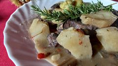 Receta típica de León: patatas con jabalí y castañas