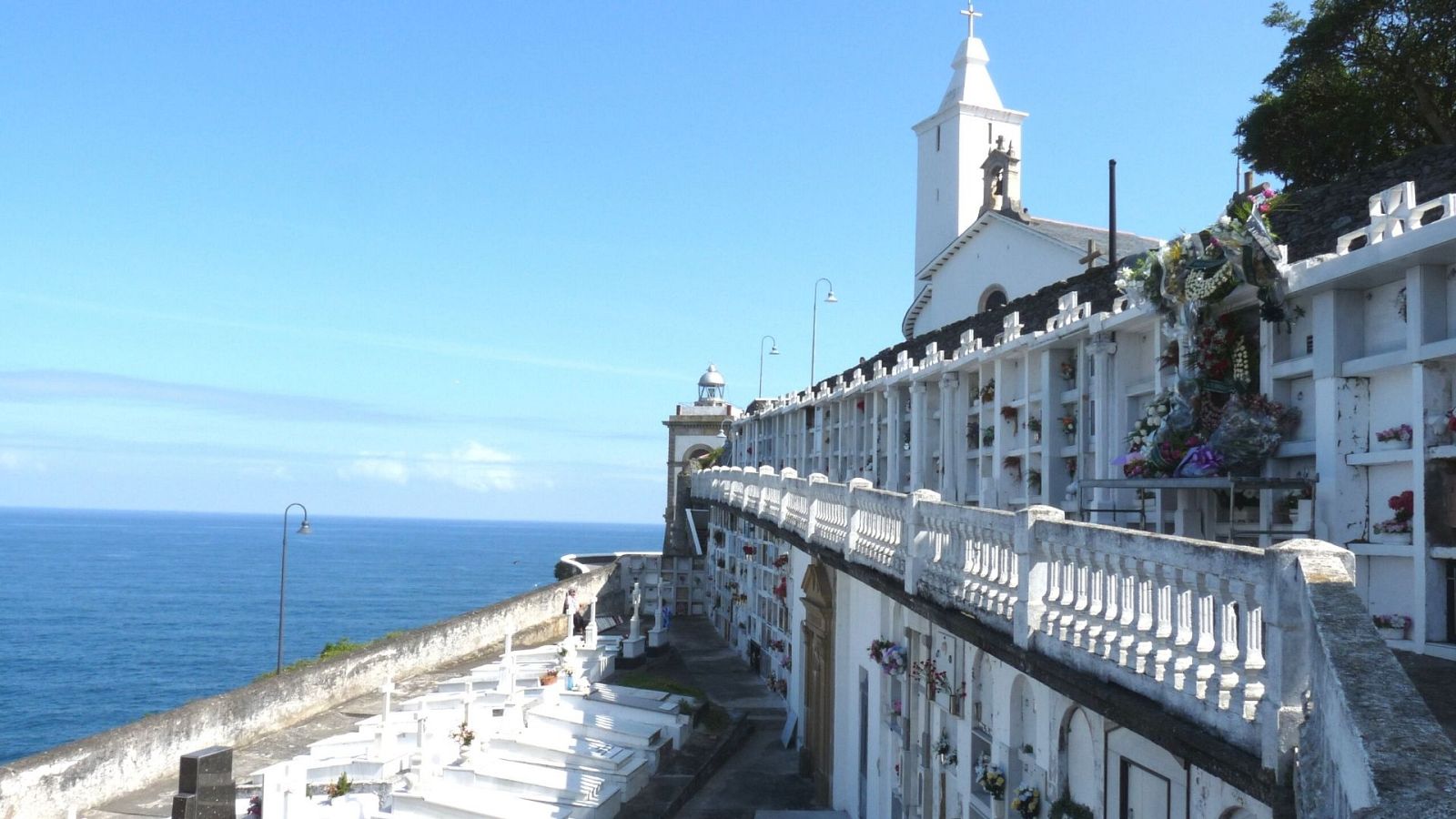 Cementerio de Luarca, en Asturias.