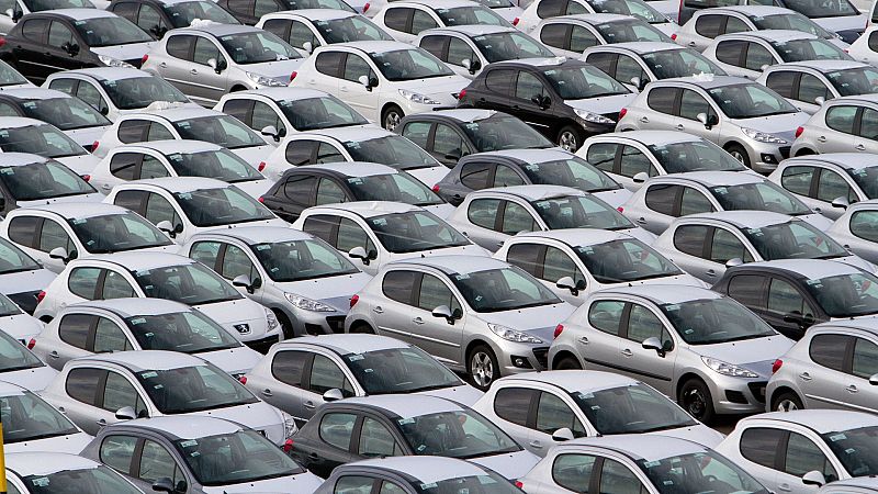 La falta de microchips lastra el mercado automovilístico español, que se desploma un 20,5 % en octubre