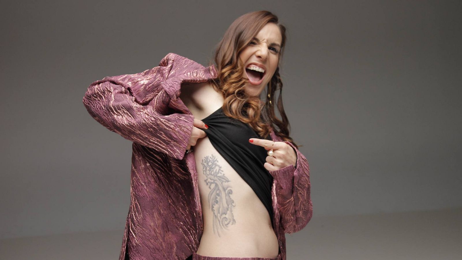 Inés Hernand en Gen Playz tatuajes