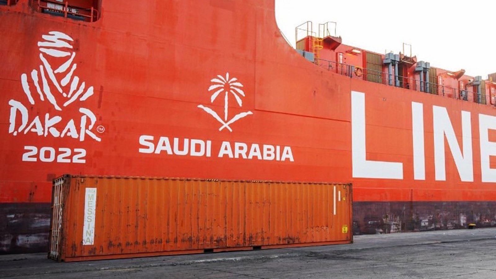 El desafío logístico del Dakar 2022 desembarca en Arabia Saudí