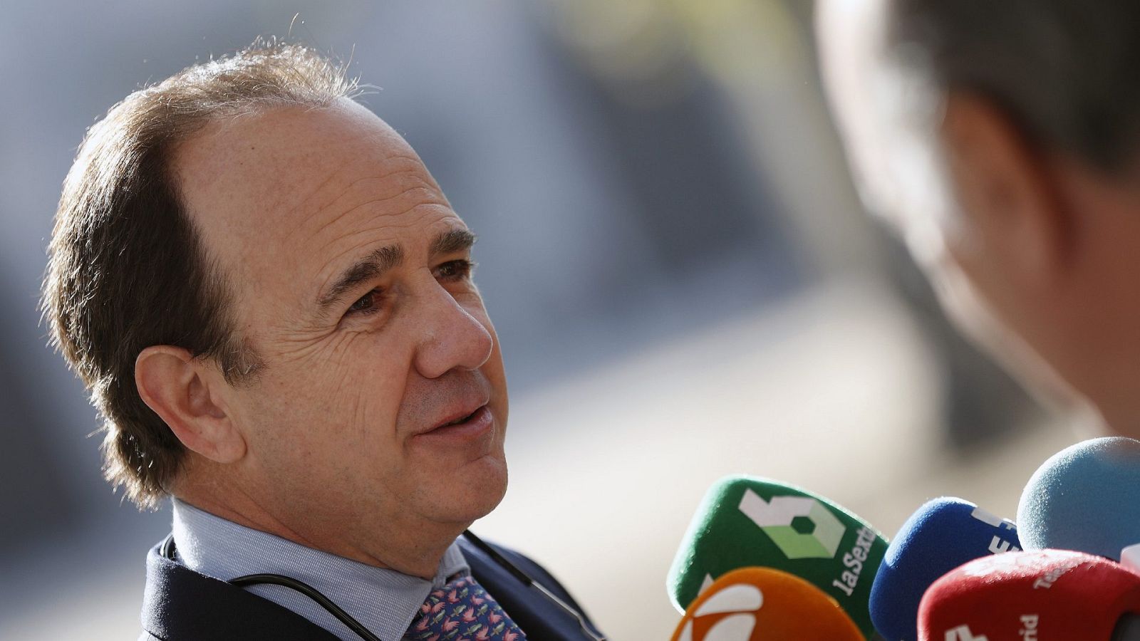 El exalcalde de Boadilla del Monte (Madrid), Arturo González Panero, atiende a los medios a la salida de la Audiencia Nacional