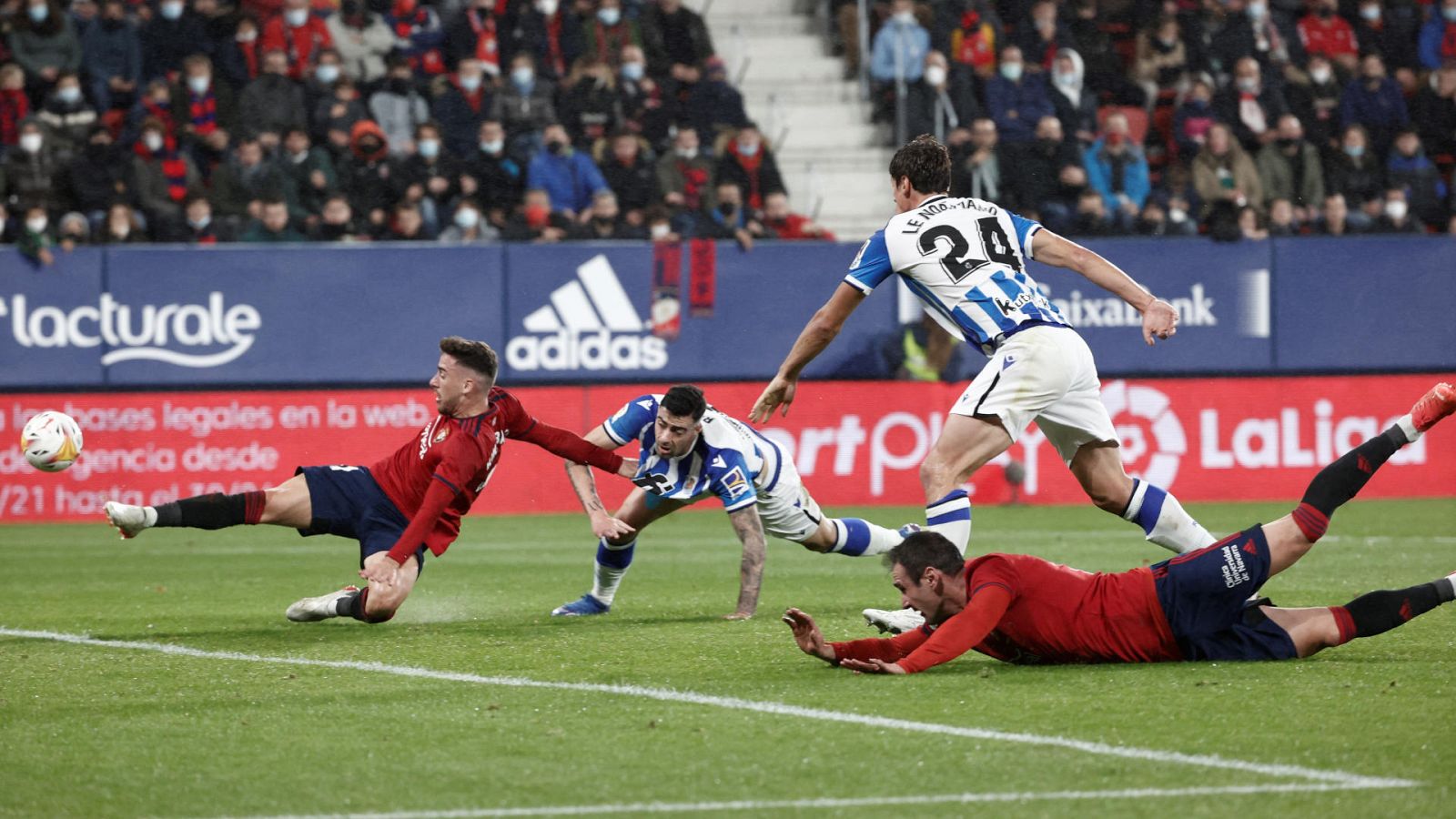 Lance del Osasuna-Real Sociedad