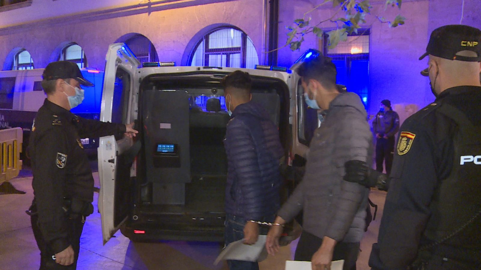 ctv-sp5-bal-mll-salida-juzgados-br-inf-tve frame 13580