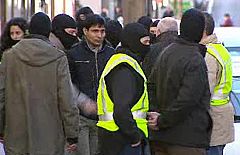 La Guardia Civil investiga si los seis paquistaníes detenidos en Barcelona financiaban la 'yihad'