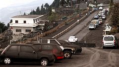 Muere un hombre de 72 años mientras limpiaba ceniza del volcán de un tejado