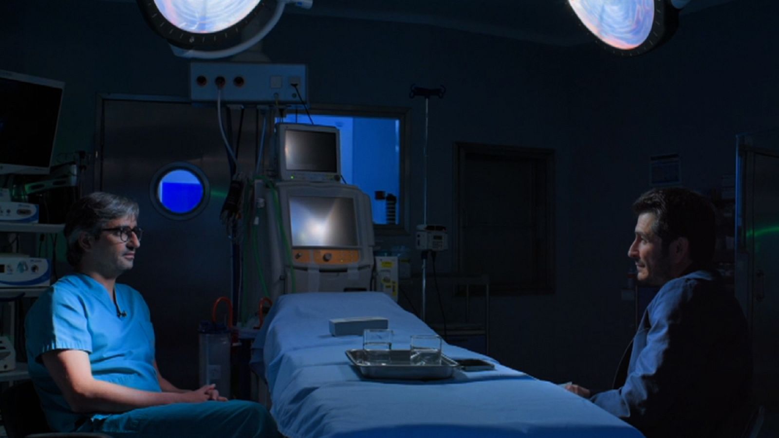 La matemática del espejo - Diego González y Carlos del Amor