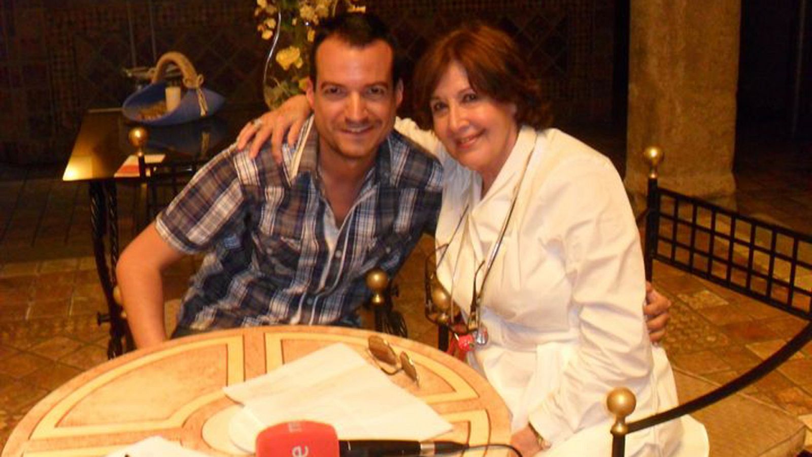 Daniel Galindo y Concha Velasco en una fotografía tomada en 2012.