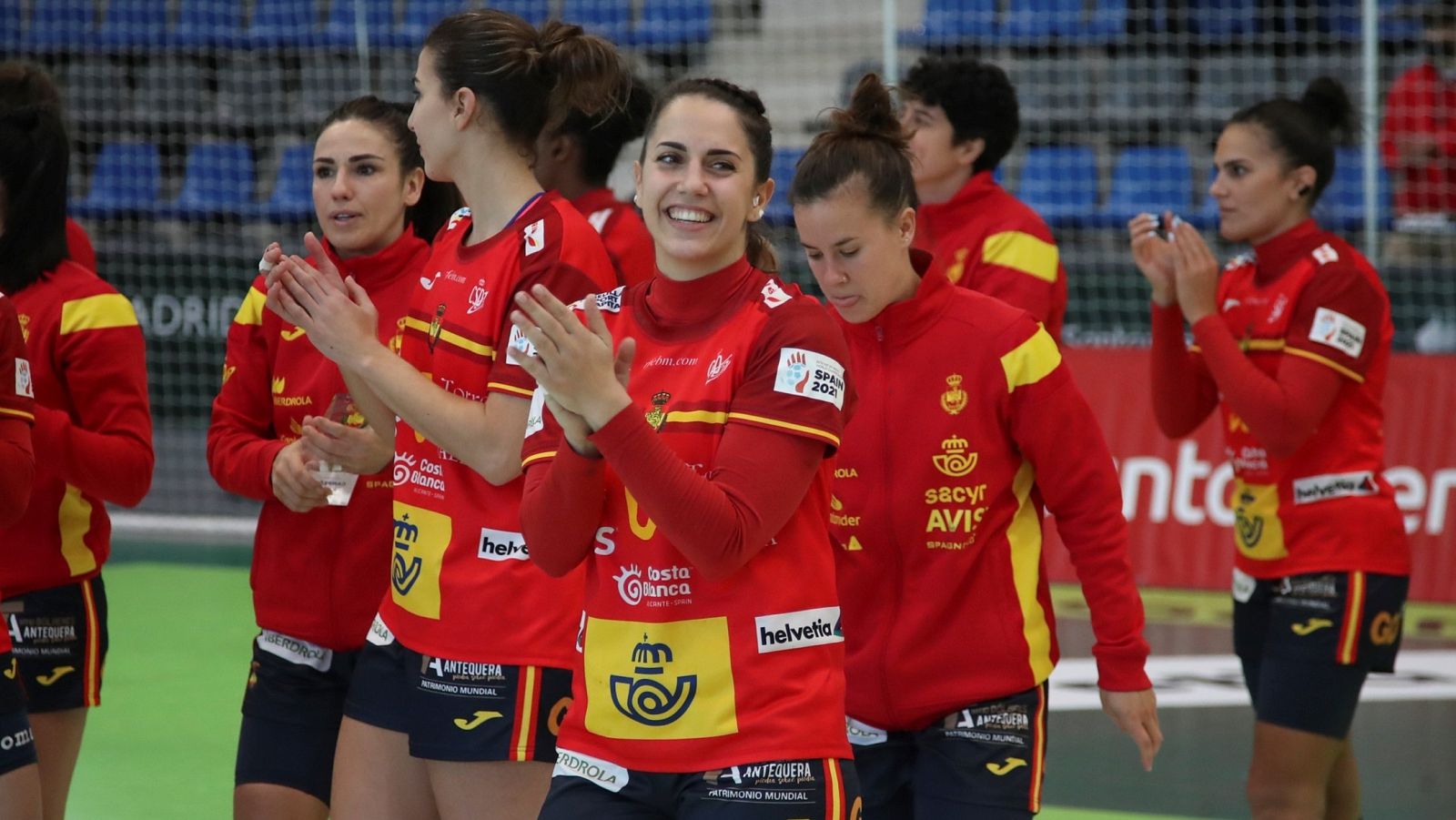 Las jugadoras de la selección femenina de balonmano, durante el TIE