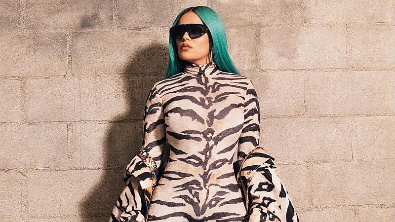 ¿Por qué todo el mundo habla de la caída de Karol G?