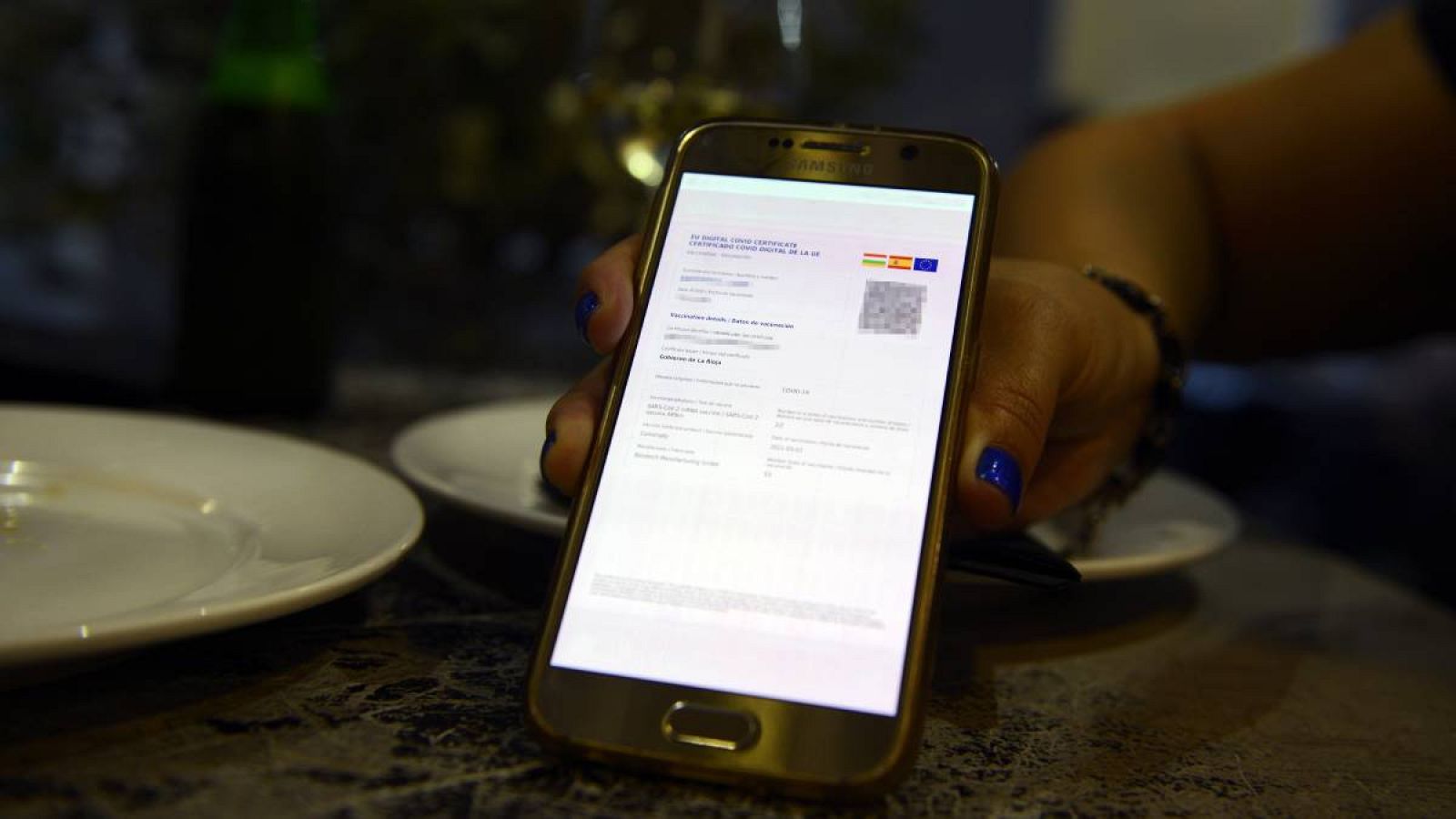 Cataluña reactivará el pasaporte COVID el próximo viernes tras el colapso informático