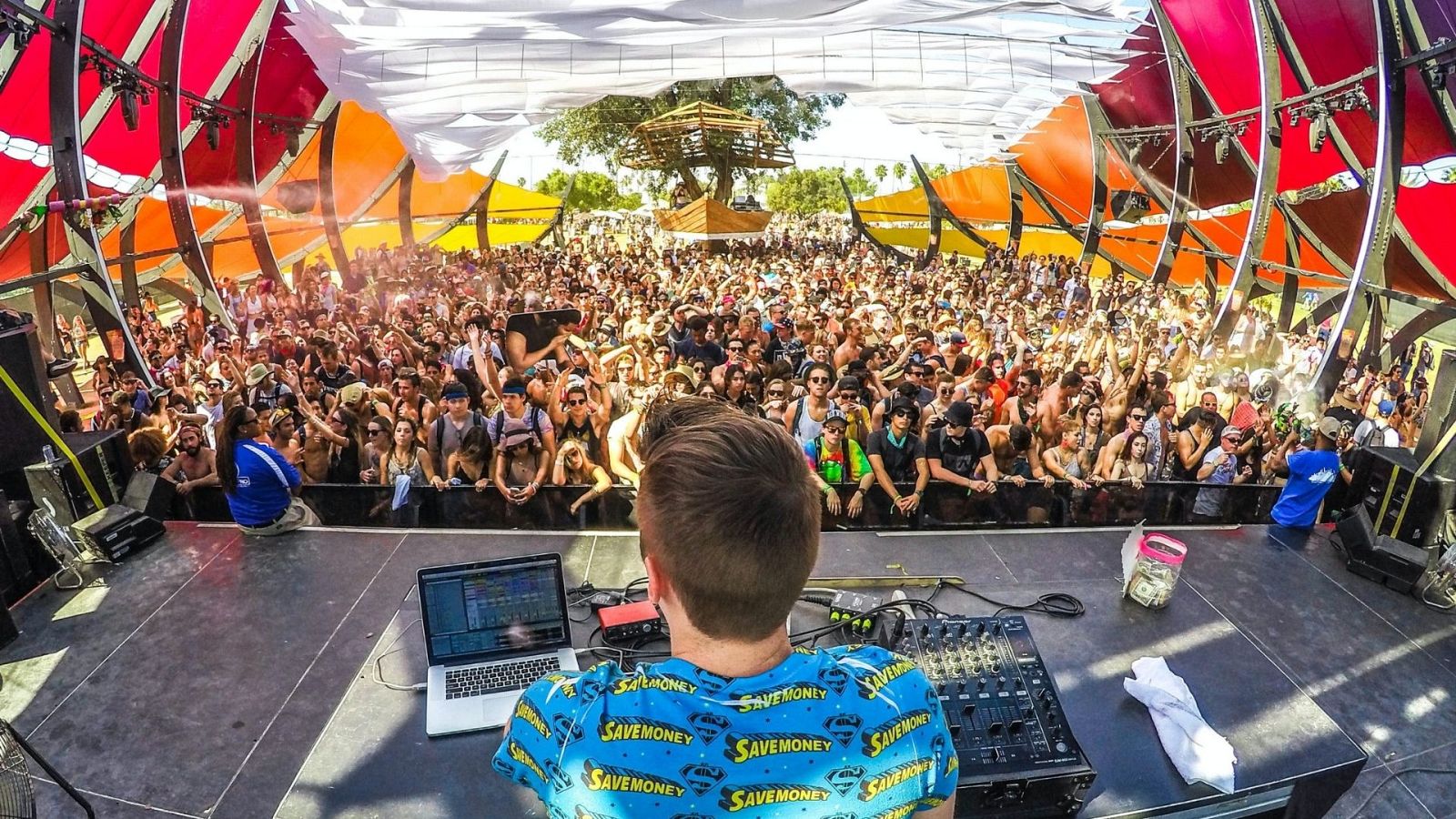 Entrevista con Cumbiáfrica, la voz de "Morenita" de Hugel