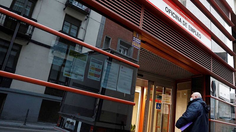 Caída histórica del paro en noviembre hasta niveles prepandemia con cifras récord de empleo