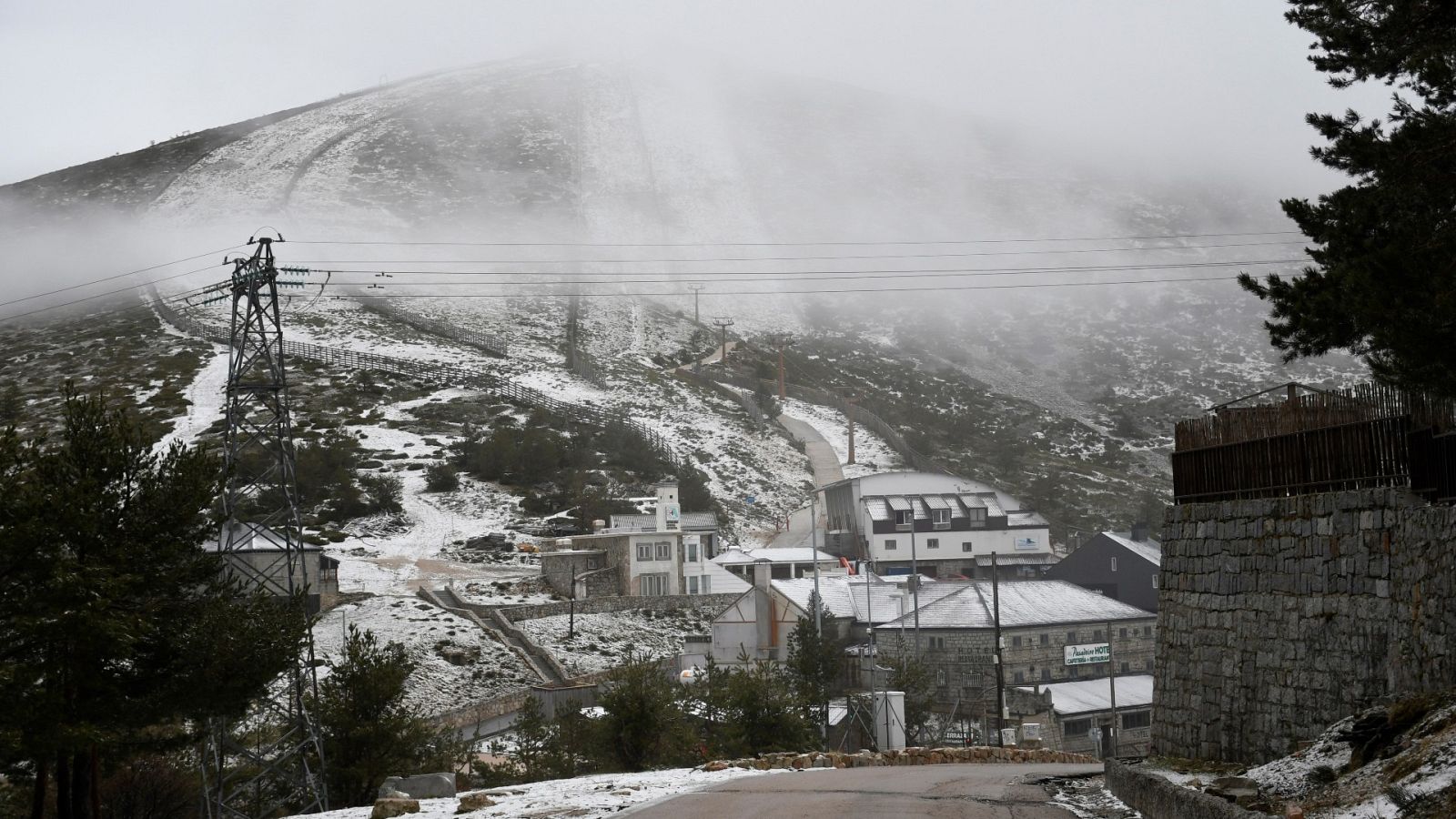 Vista de las pistas de esquí en el Alto de Navacerrada
