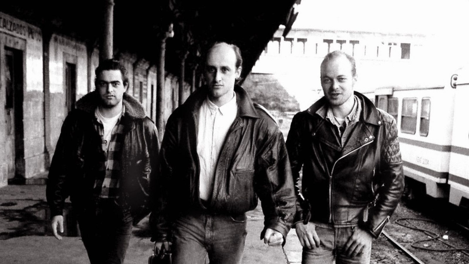 El líder de Ilegales protagoniza 'Imprescindibles'