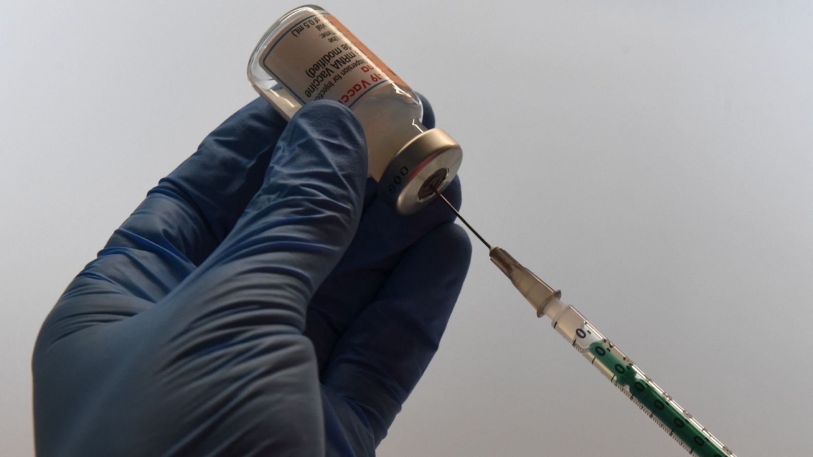 La OMS confirma que los datos apuntan a que las vacunas ofrecen una inmunidad de 6 meses