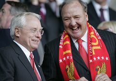 Una familia kuwaití ofrece 500 millones de euros por el Liverpool