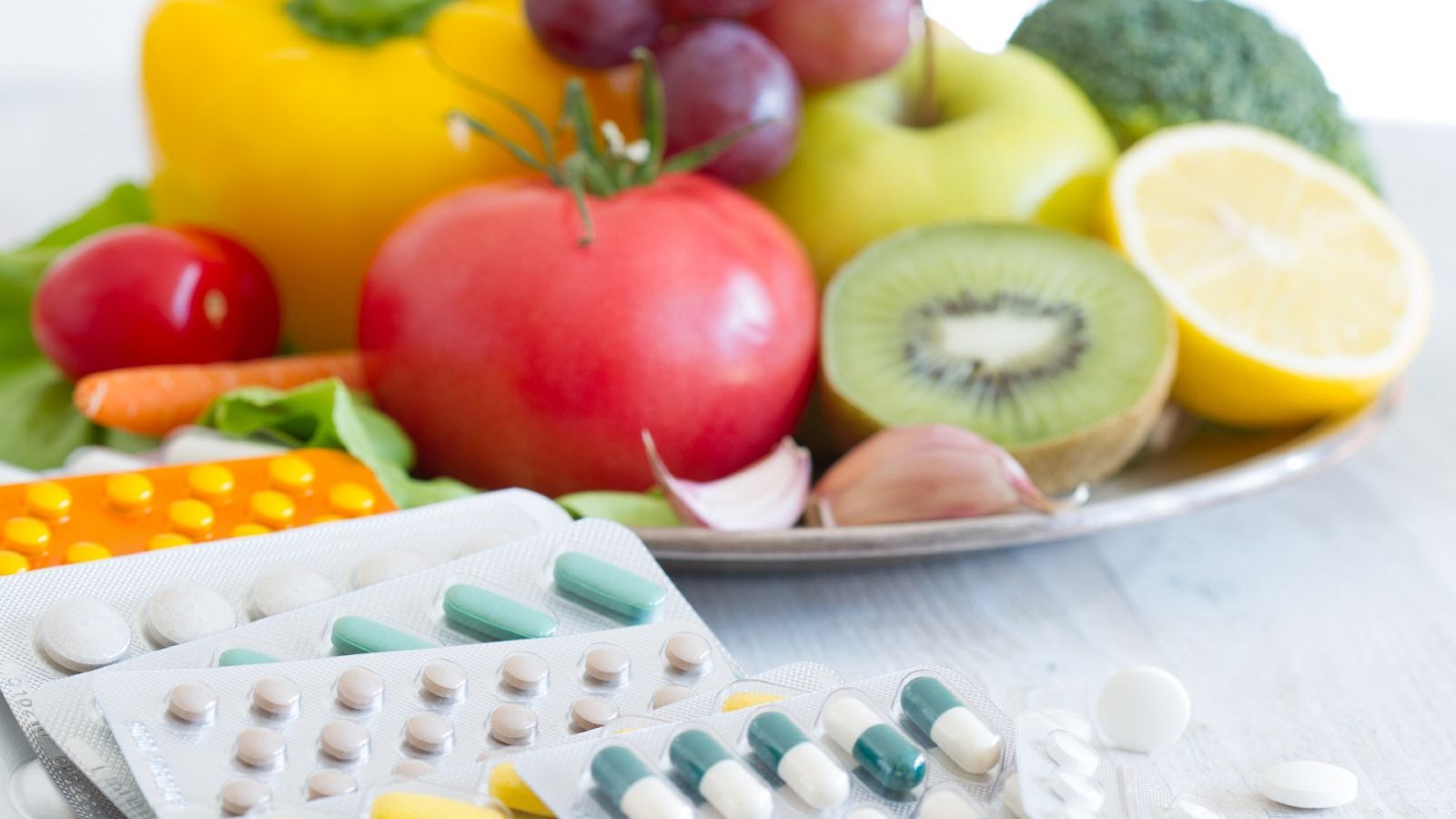 toma-medicamentos-alimentos-2