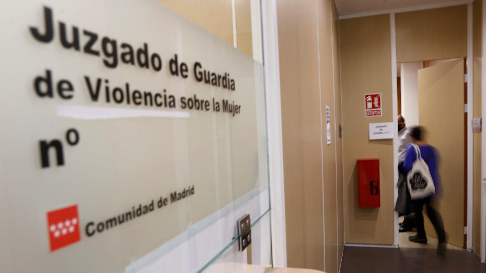 Vista del acceso al juzgado de Violencia contra la Mujer en Madrid