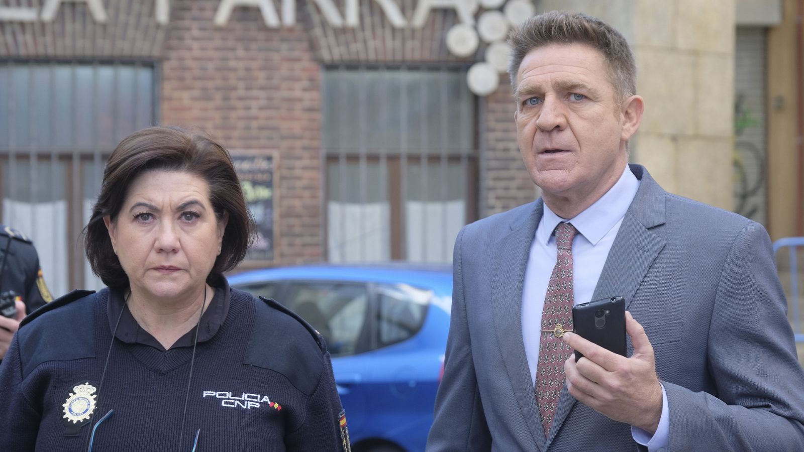 Mirales y Bremón en un operativo en 'Servir y Proteger'