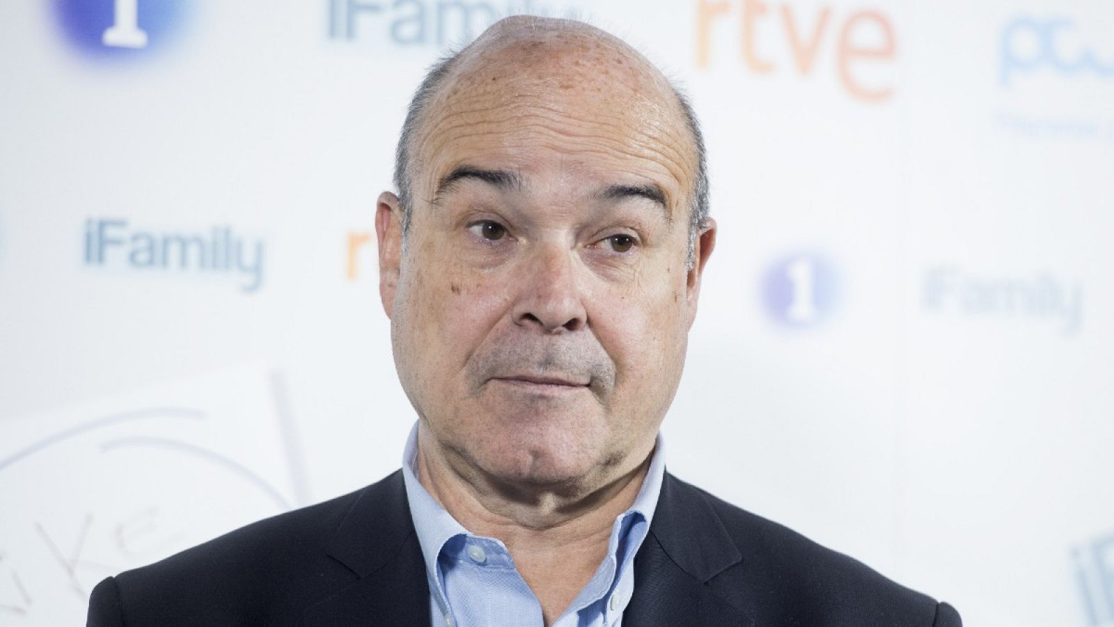 Antonio Resines, en la UCI por covid, no tiene tres dosis de la vacuna