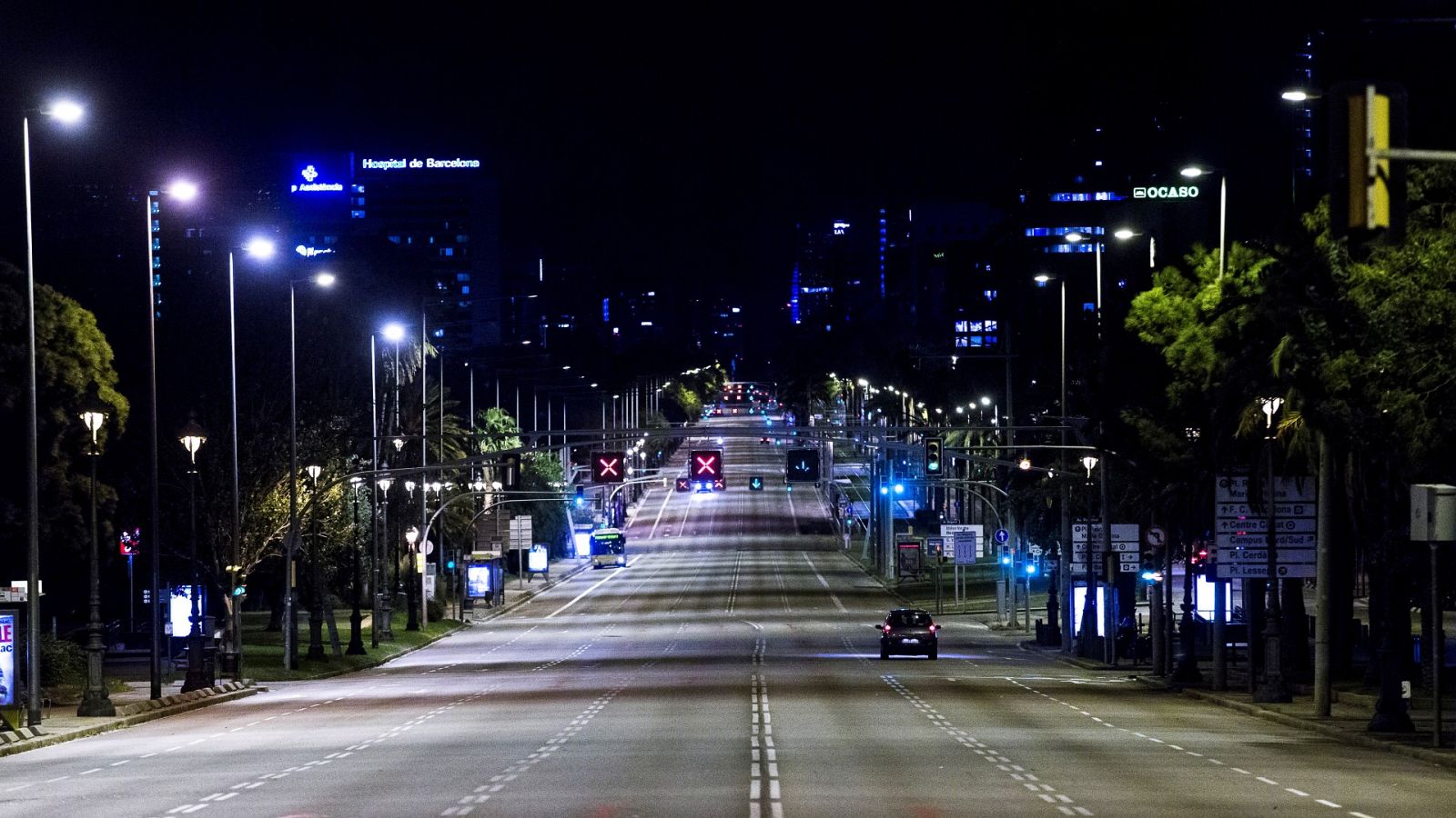 Aspecto de la avenida Diagonal de Barcelona durante la aplicación del toque de queda en otra ocasión anterior
