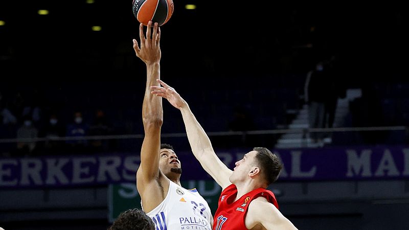 La ACB aplaza un partido por el brote de COVID del Real Madrid, pero la Euroliga no