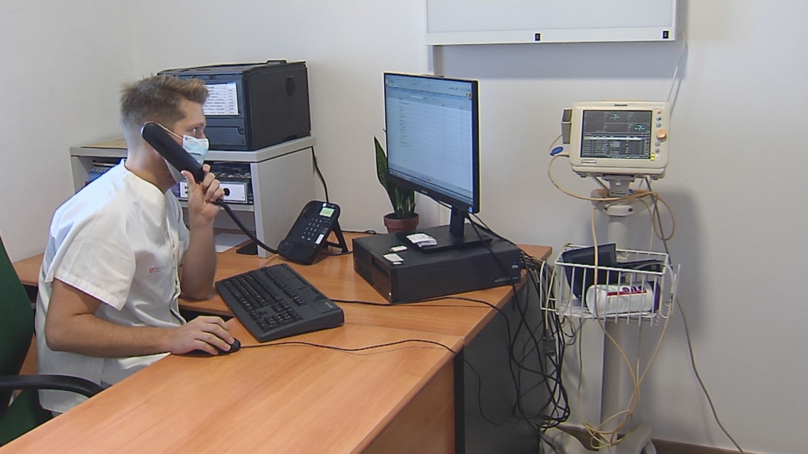 ctv-zbx-bal-ibz-centro-salud-cala-de-bou-br-inf-tvesub01 frame 1386