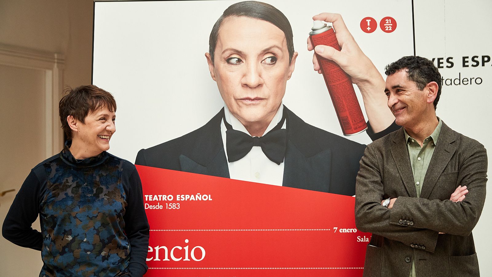  Blanca Portillo y Juan Mayorga posan durante la presentación de 'Silencio'