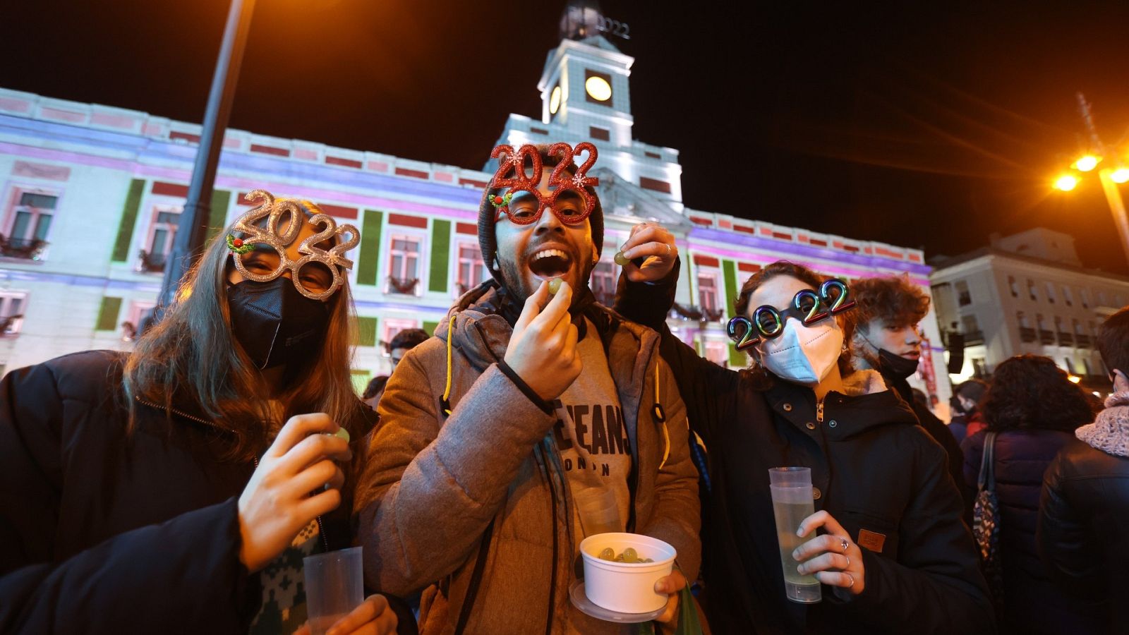 Asistentes este jueves al ensayo de las campanadas de Nochevieja en la Puerta del Sol