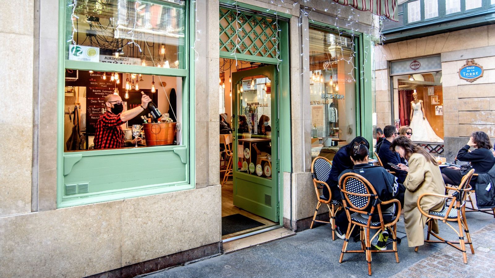 El TSJ del País Vasco rechaza las cautelares y avala las restricciones de aforo y horarios para la hostelería