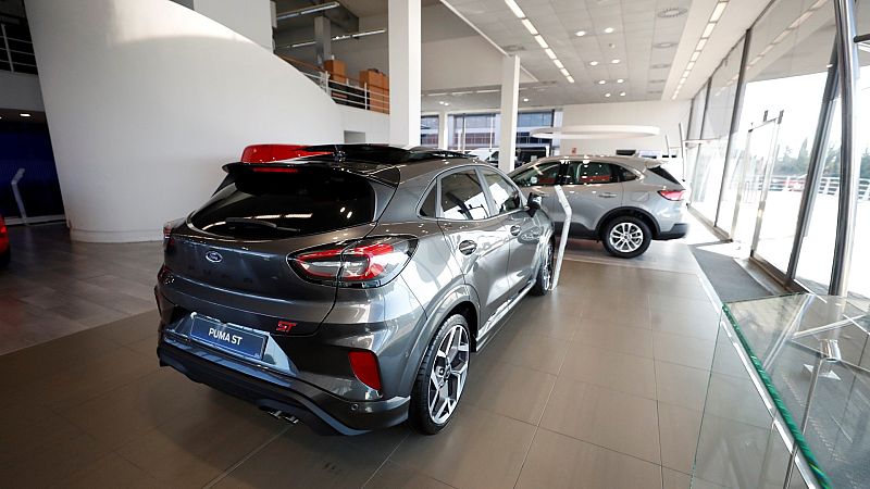 Las matriculaciones no despegan en 2021 por la crisis de los microchips y la incertidumbre