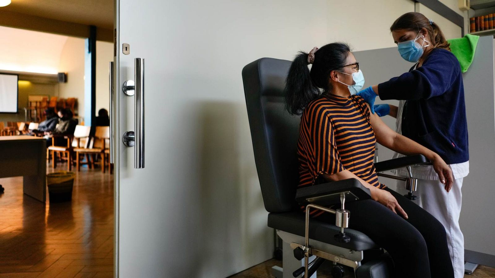 Las autoridades sanitarias siguen con atención la propagación del coronavirus en Cataluña