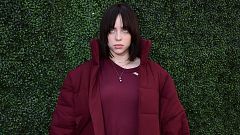 Billie Eilish y Finneas O'Connell, ganadores del Globo de Oro a la mejor canción en una gala marcada por la polémica
