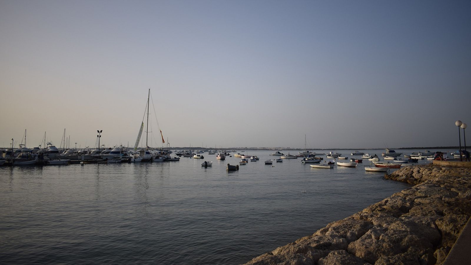 Embarcaciones en Sancti Petri