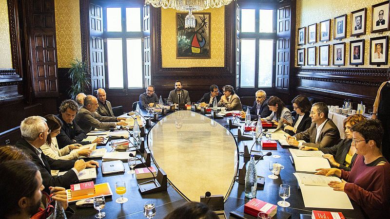 El Parlament paga 1,7 milions a 21 funcionaris jubilats