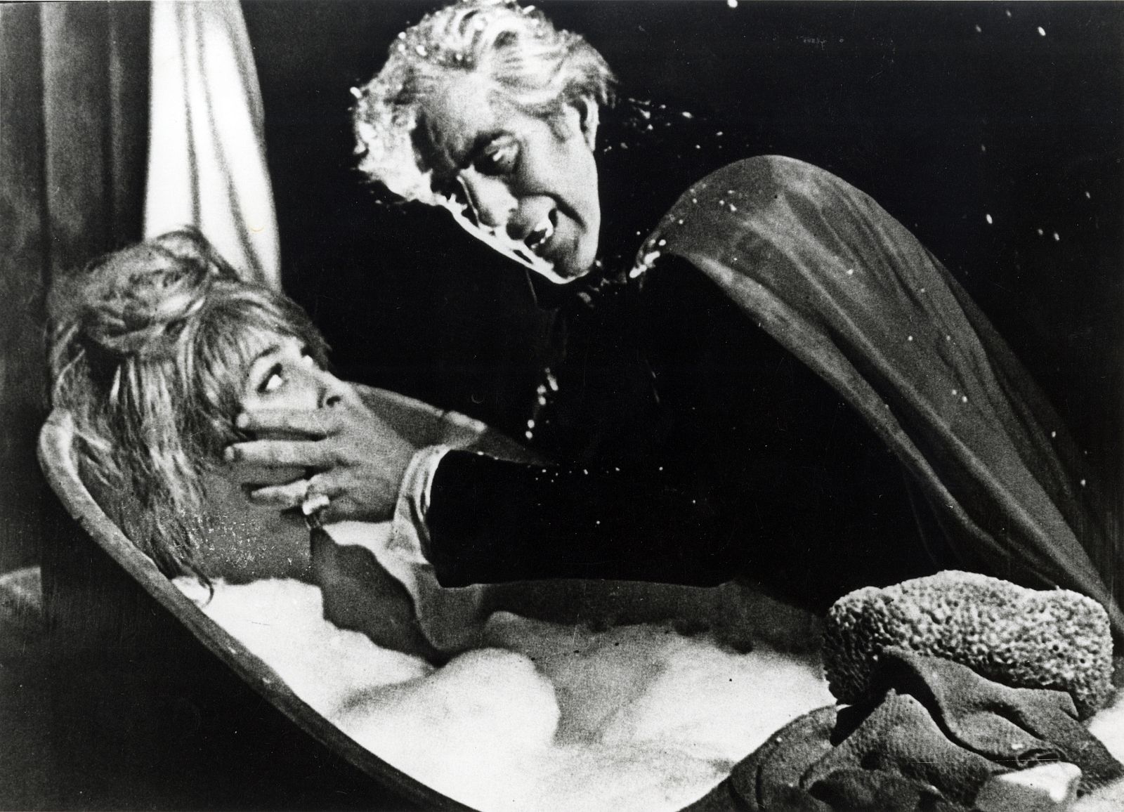 Lee repitió el papel de vampiro en varias películas de la productora Hammer